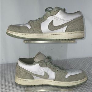 NIKE AIR JORDAN 1 LOW SE SEA-FOAM SUEDE AND LEATHER FTL-01-176